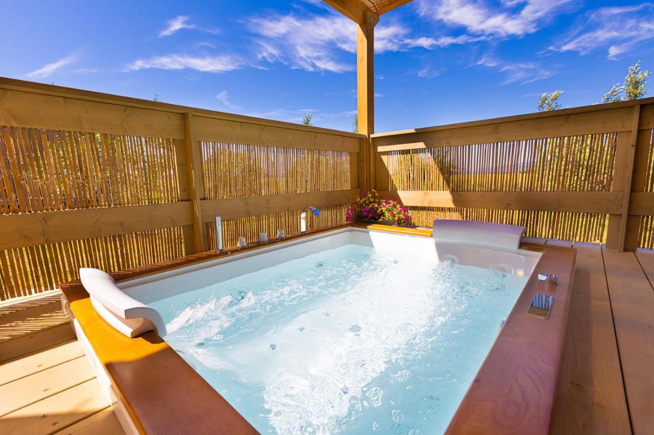 ホテル Glamping Gli Etruschi ピオンビーノ エクステリア 写真