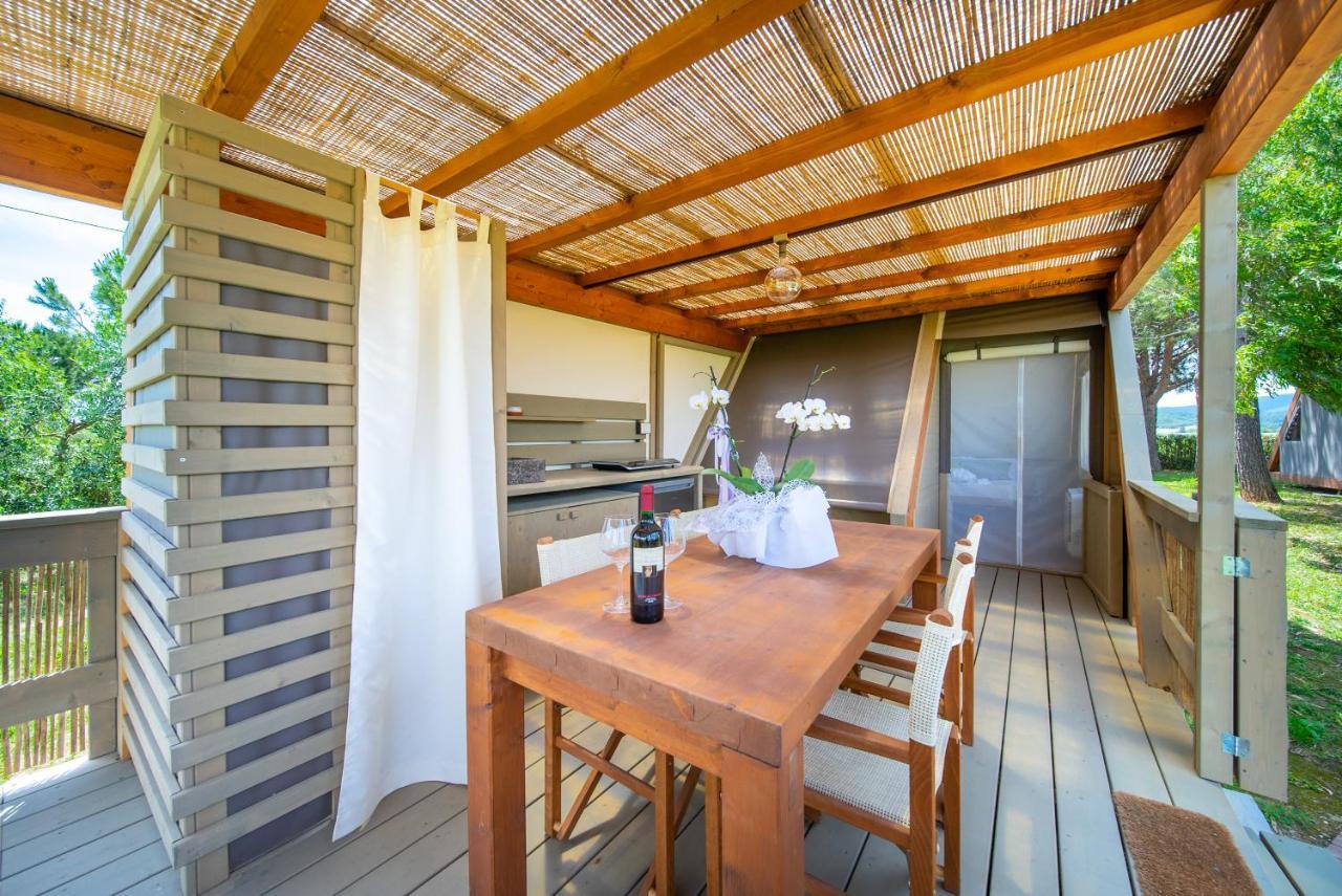 ホテル Glamping Gli Etruschi ピオンビーノ エクステリア 写真