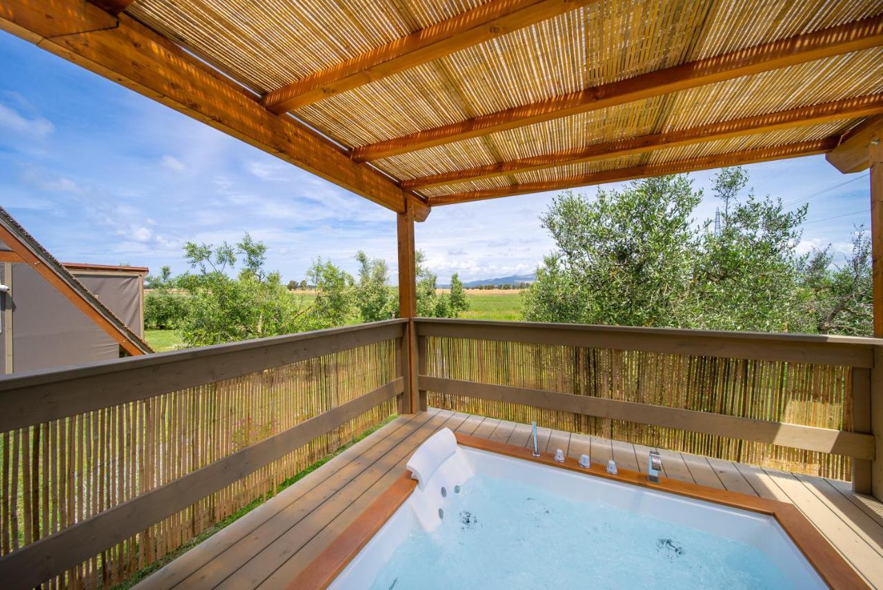 ホテル Glamping Gli Etruschi ピオンビーノ エクステリア 写真